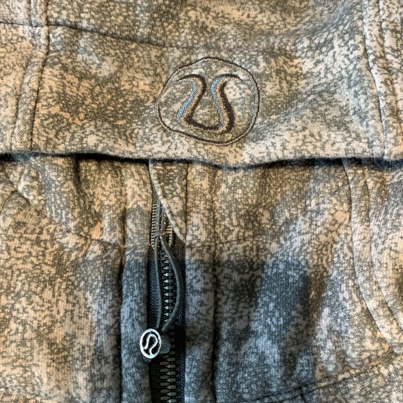 Lululemon Scuba Hoodie - Picture 5 of 7